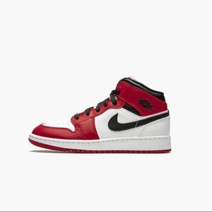 AIR JORDAN 1 MID GS
"Chicago 2020"